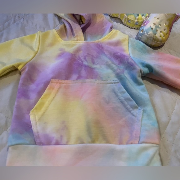 Baby Girl Tie-dye Bundle Includes
Hoodie NWOT size 80…. 12 months 
Crocs size 4C - Picture 4 of 10